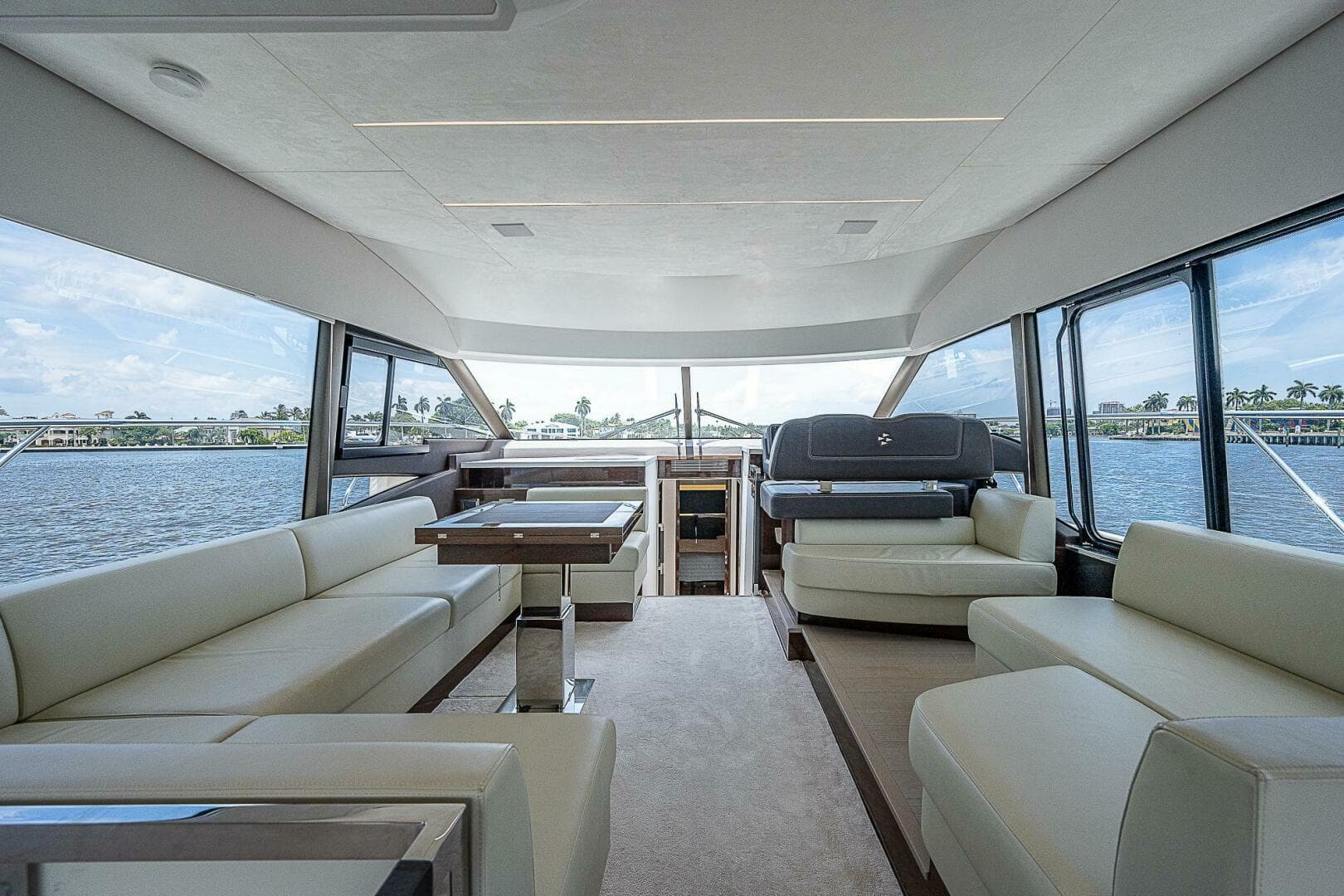 2021 Prestige 590