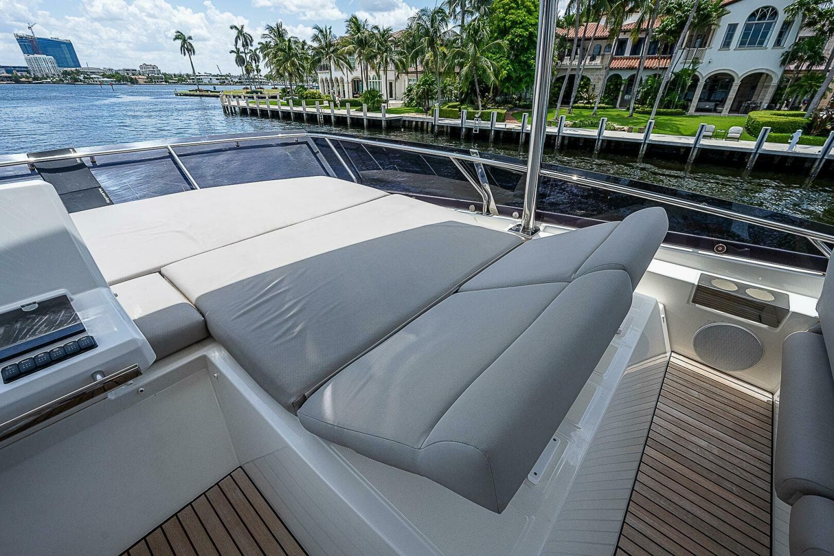 2021 Prestige 590
