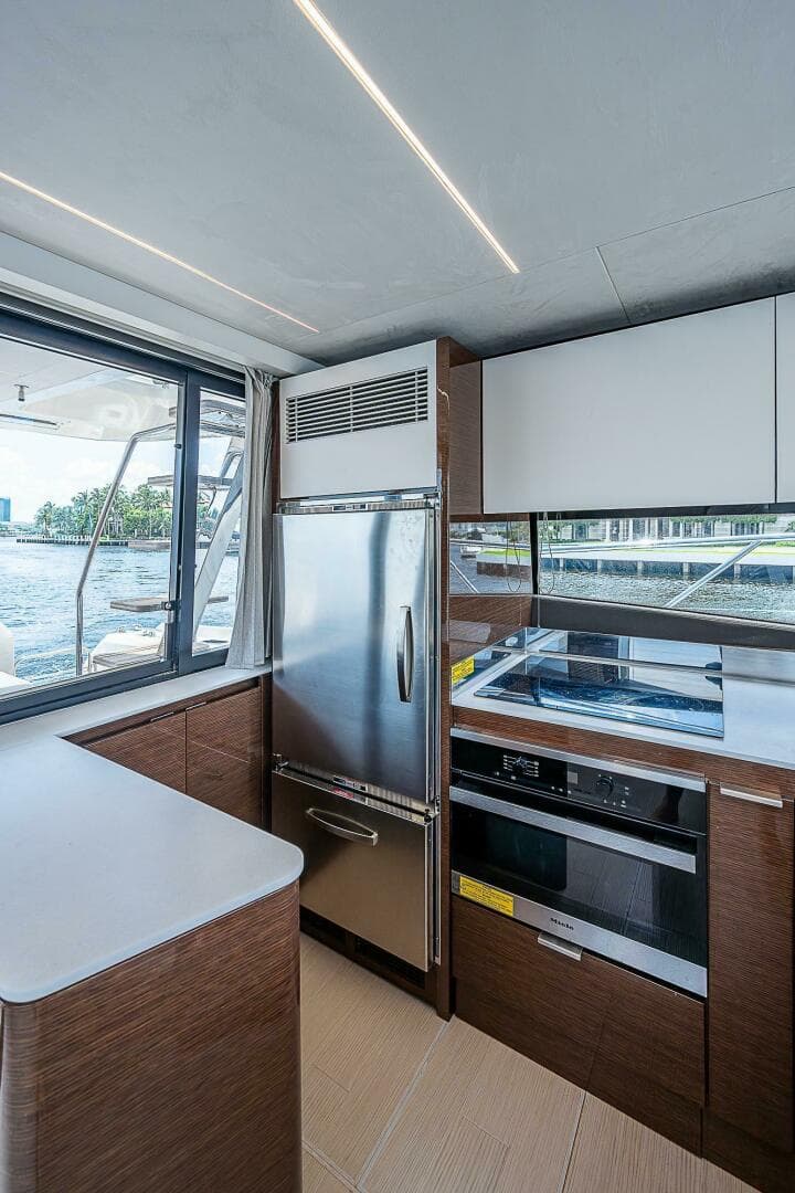 2021 Prestige 590