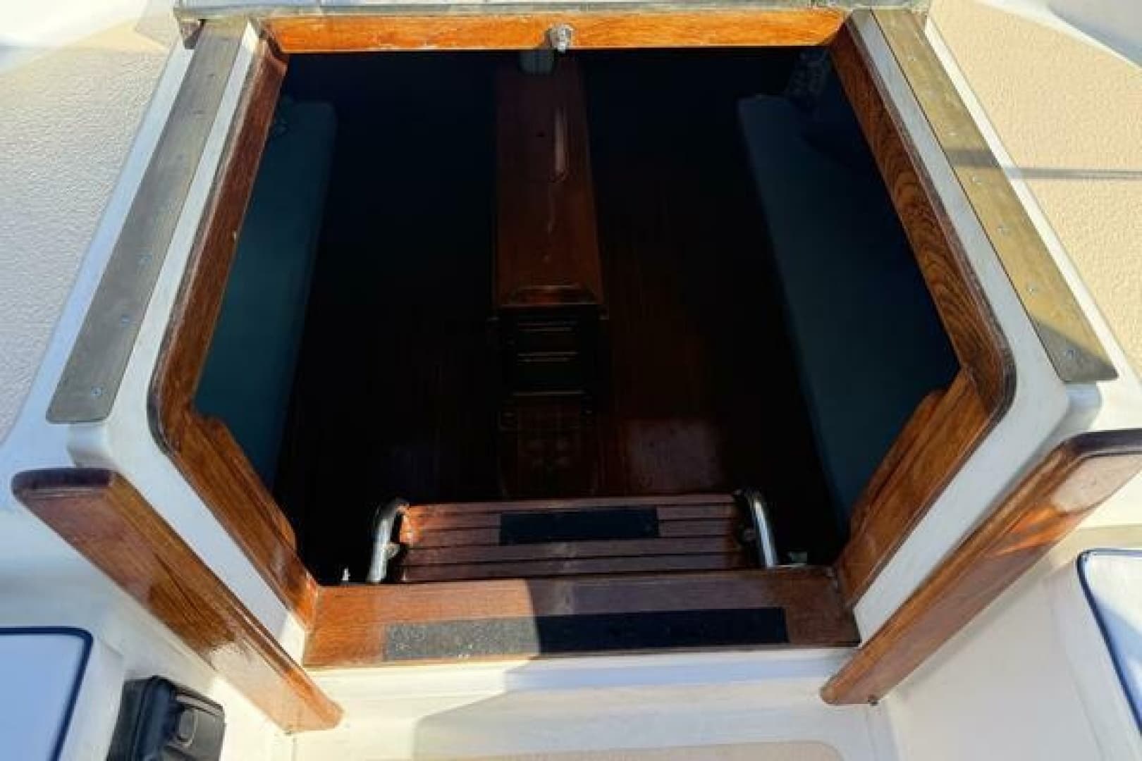 1985 Endeavour 42
