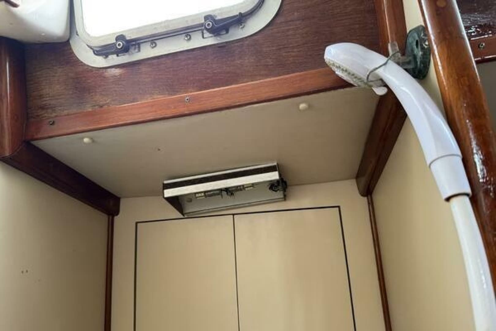 1985 Endeavour 42