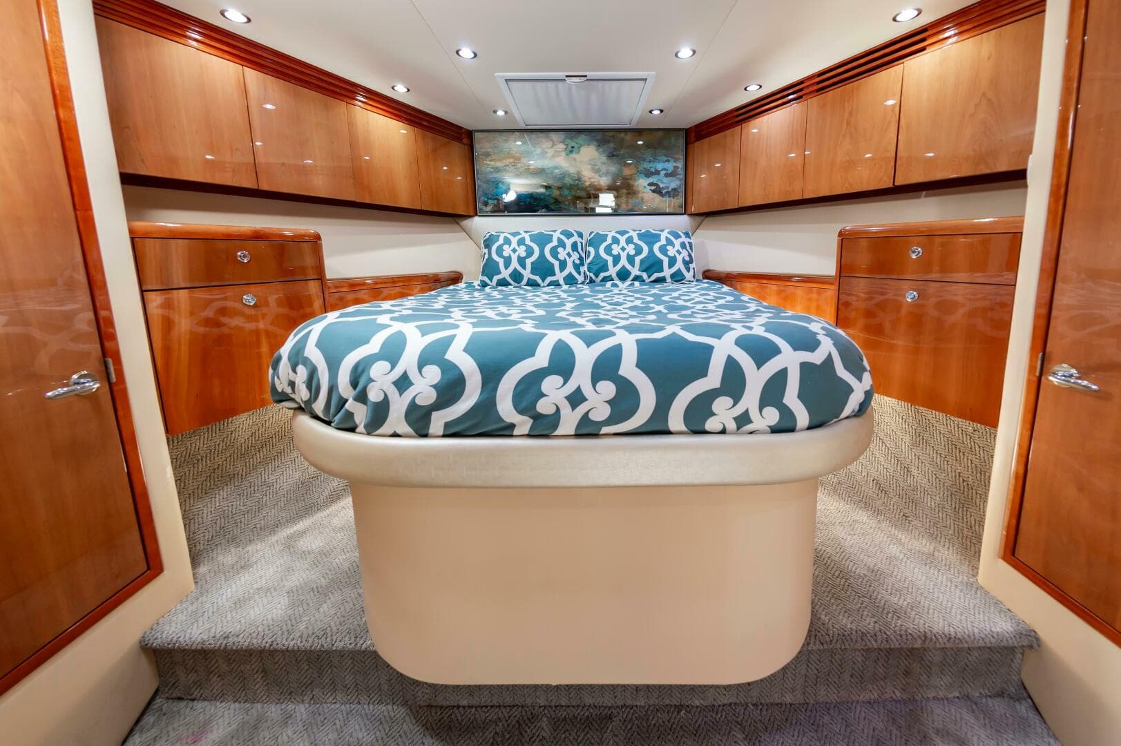 2008 Hatteras 64 Enclosed Bridge