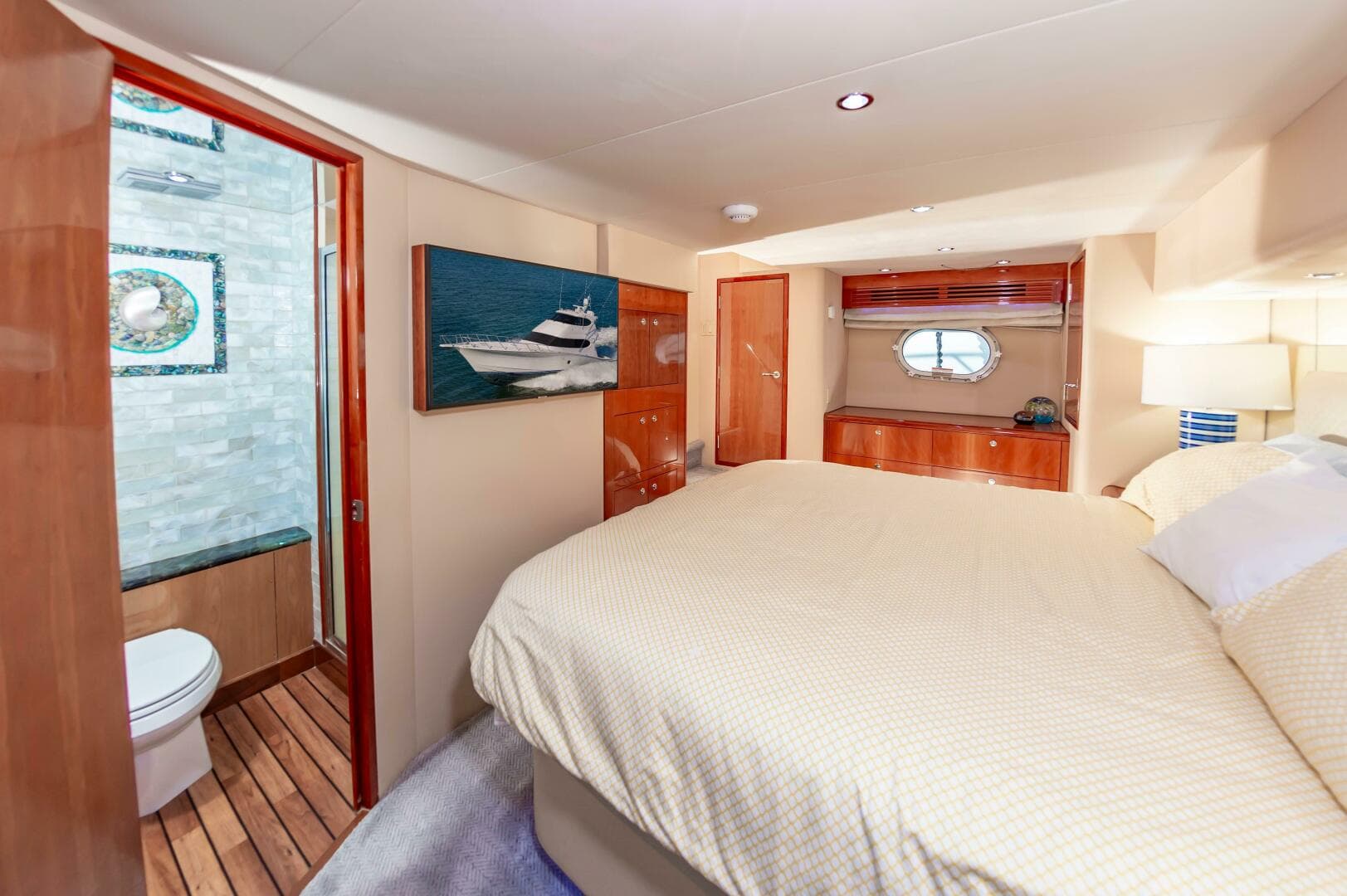 2008 Hatteras 64 Enclosed Bridge