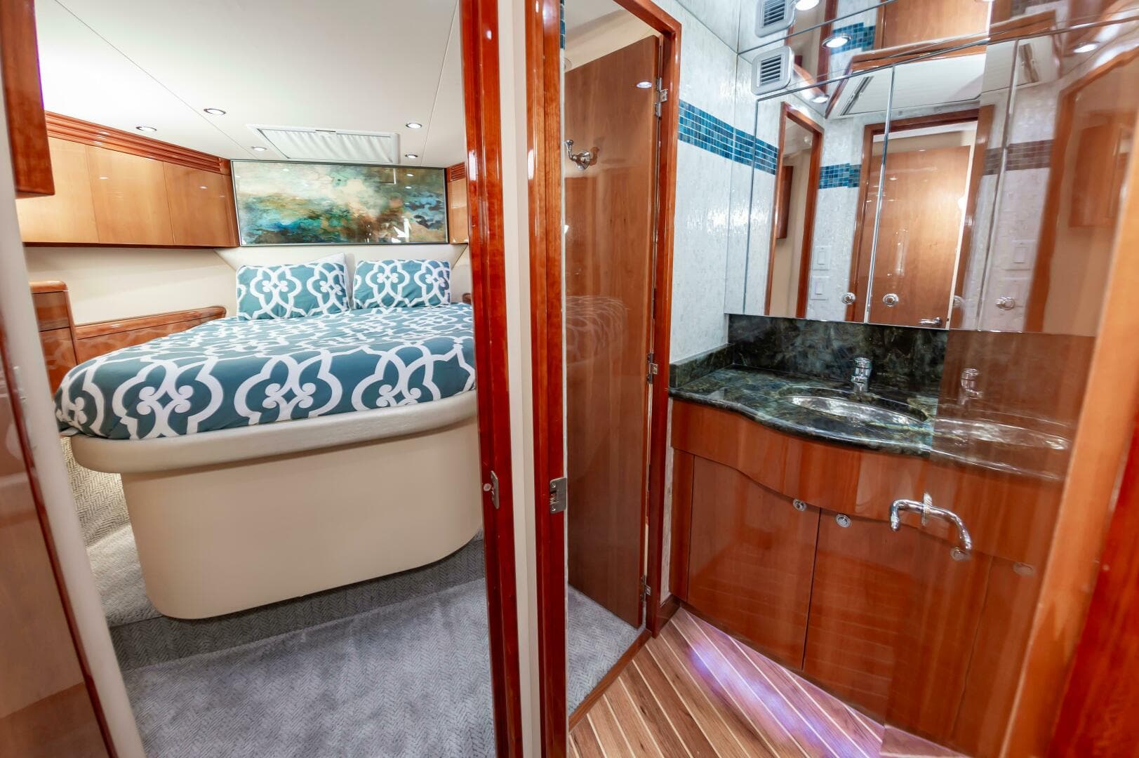 2008 Hatteras 64 Enclosed Bridge