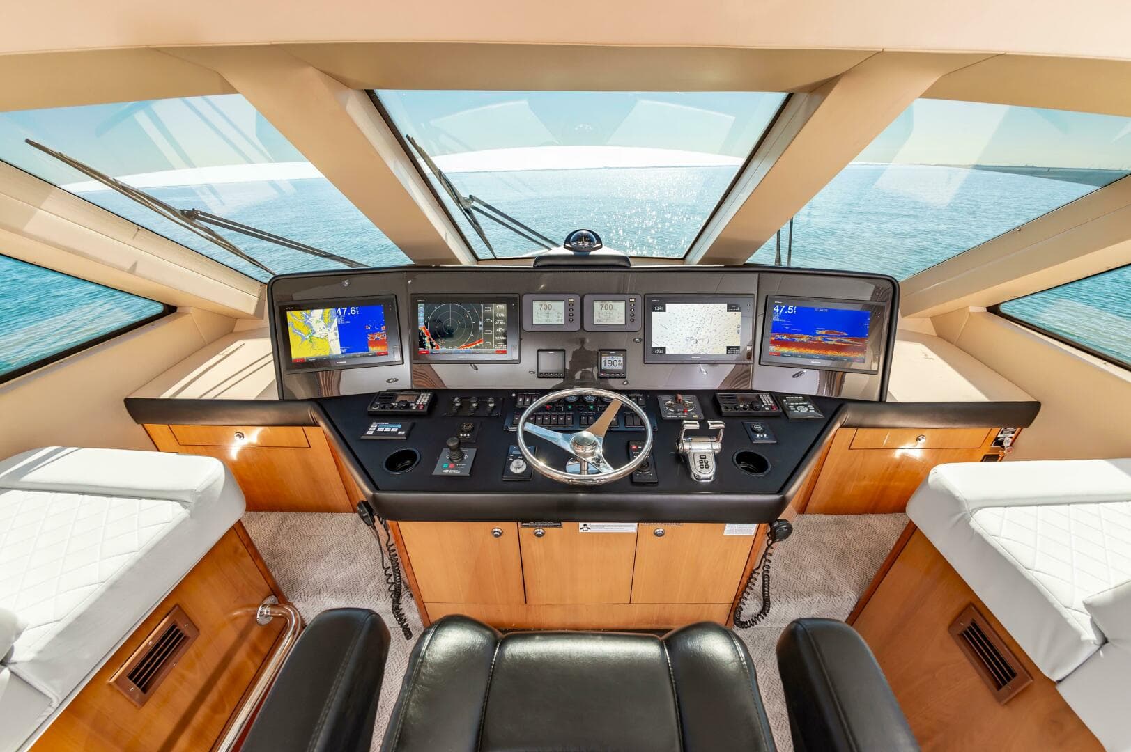 2008 Hatteras 64 Enclosed Bridge