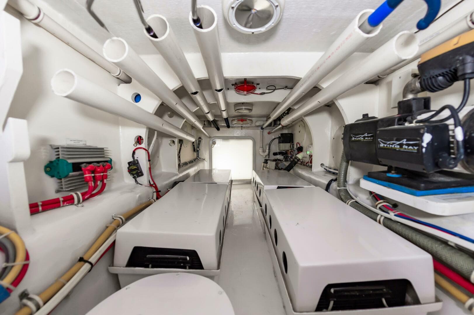 2008 Hatteras 64 Enclosed Bridge