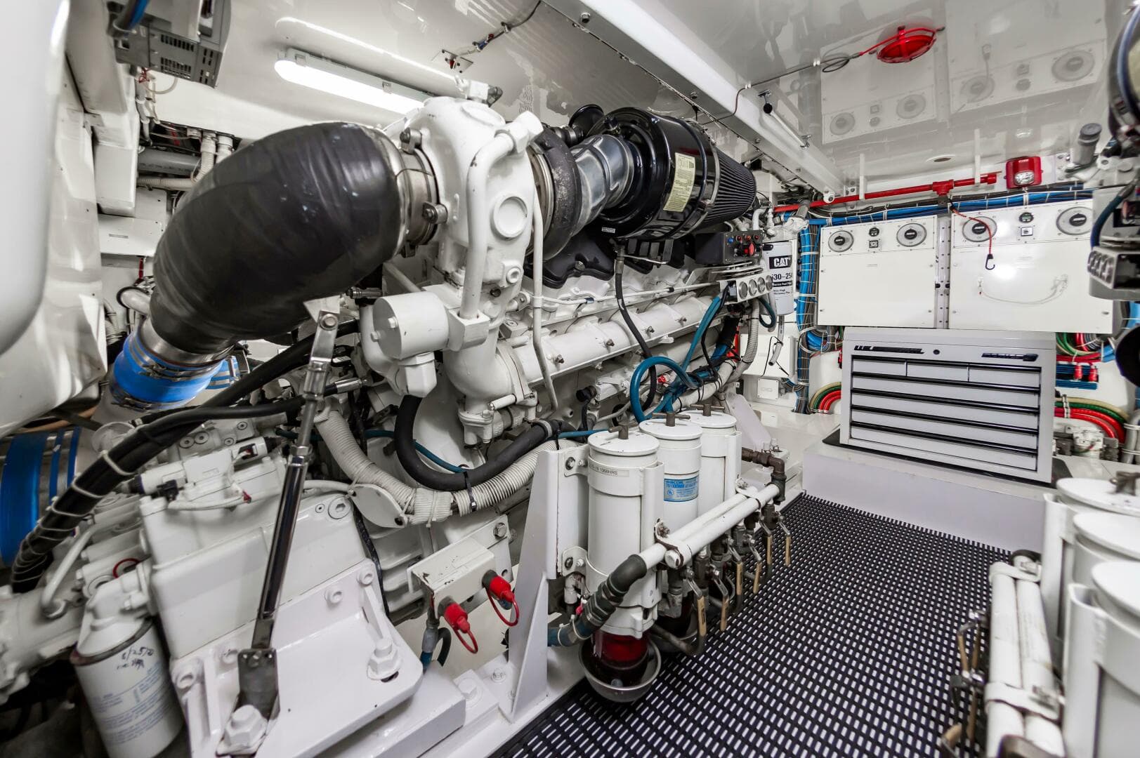 2008 Hatteras 64 Enclosed Bridge