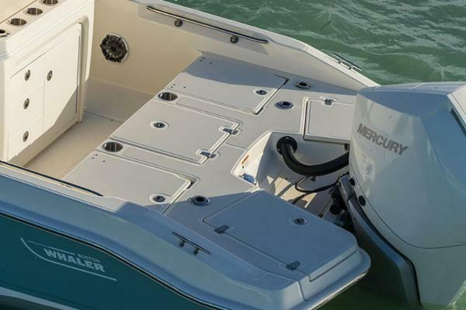 2023 Boston Whaler 250 Dauntless