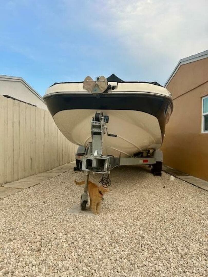 2022 Bayliner DX2000