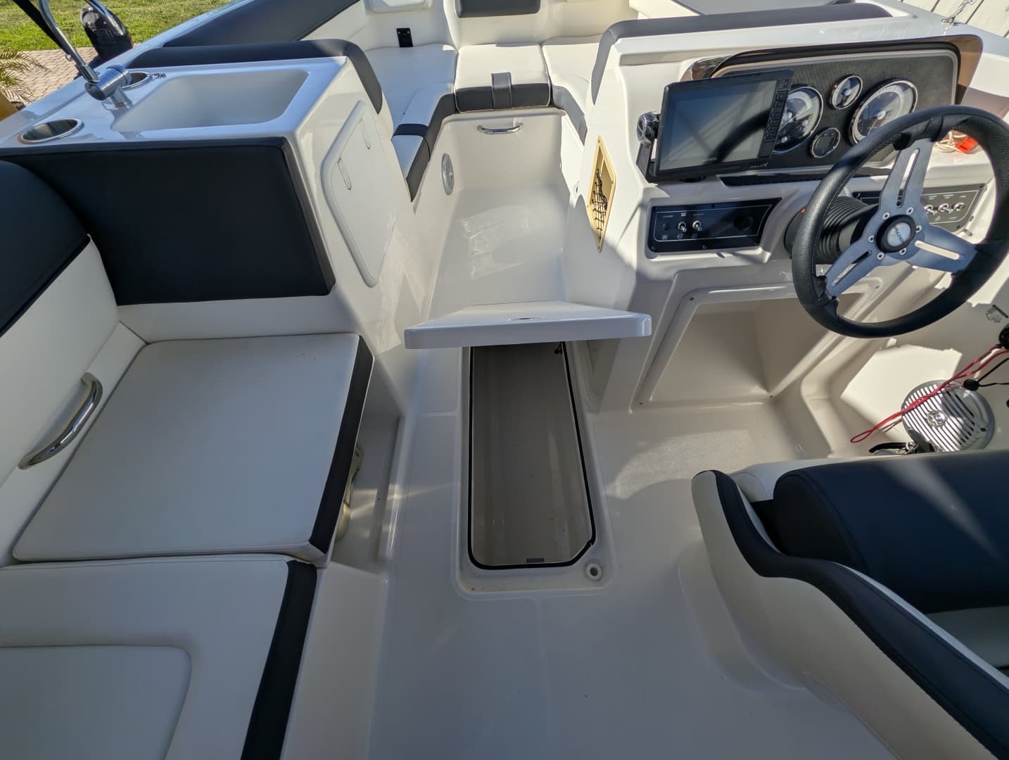 2022 Bayliner DX2000