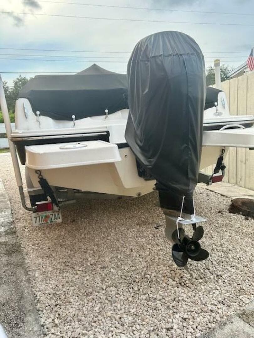 2022 Bayliner DX2000