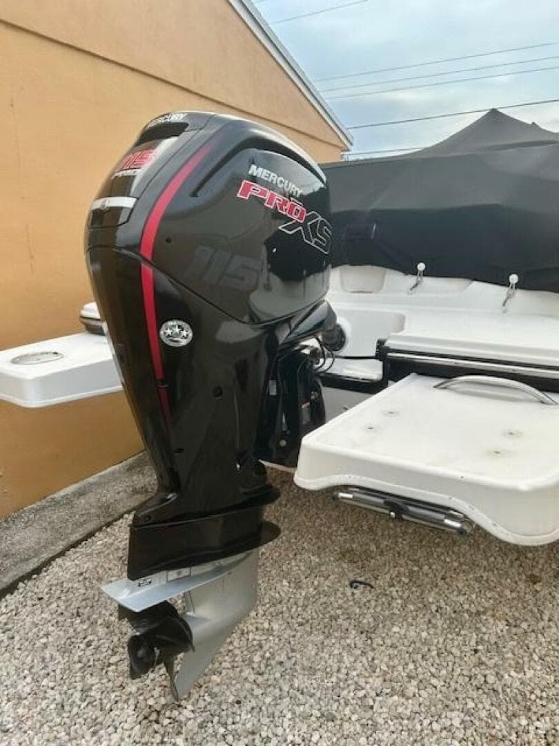 2022 Bayliner DX2000