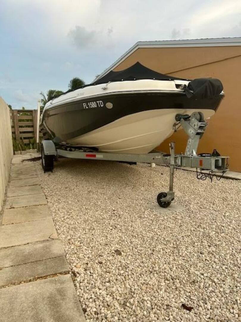 2022 Bayliner DX2000
