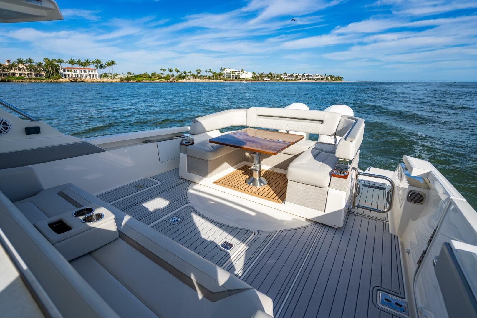 2022 Tiara Yachts 43 LS