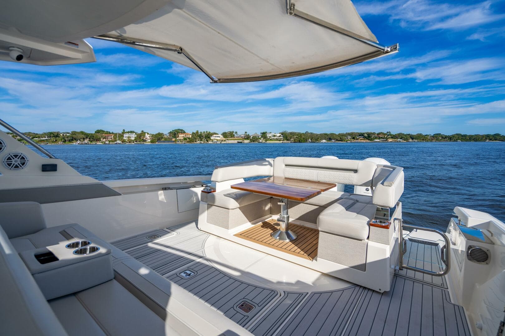 2022 Tiara Yachts 43 LS