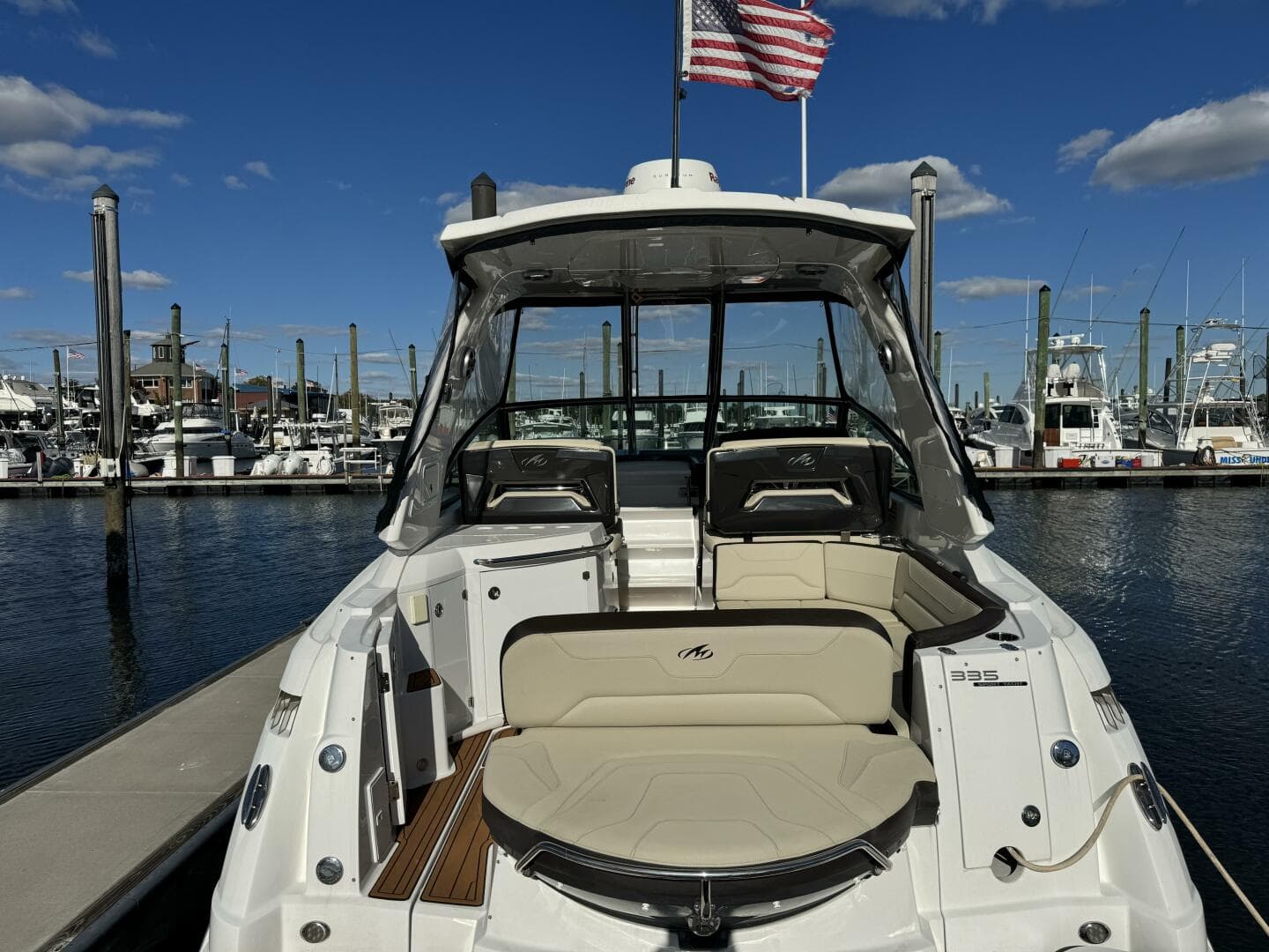 2018 Monterey 335 SY