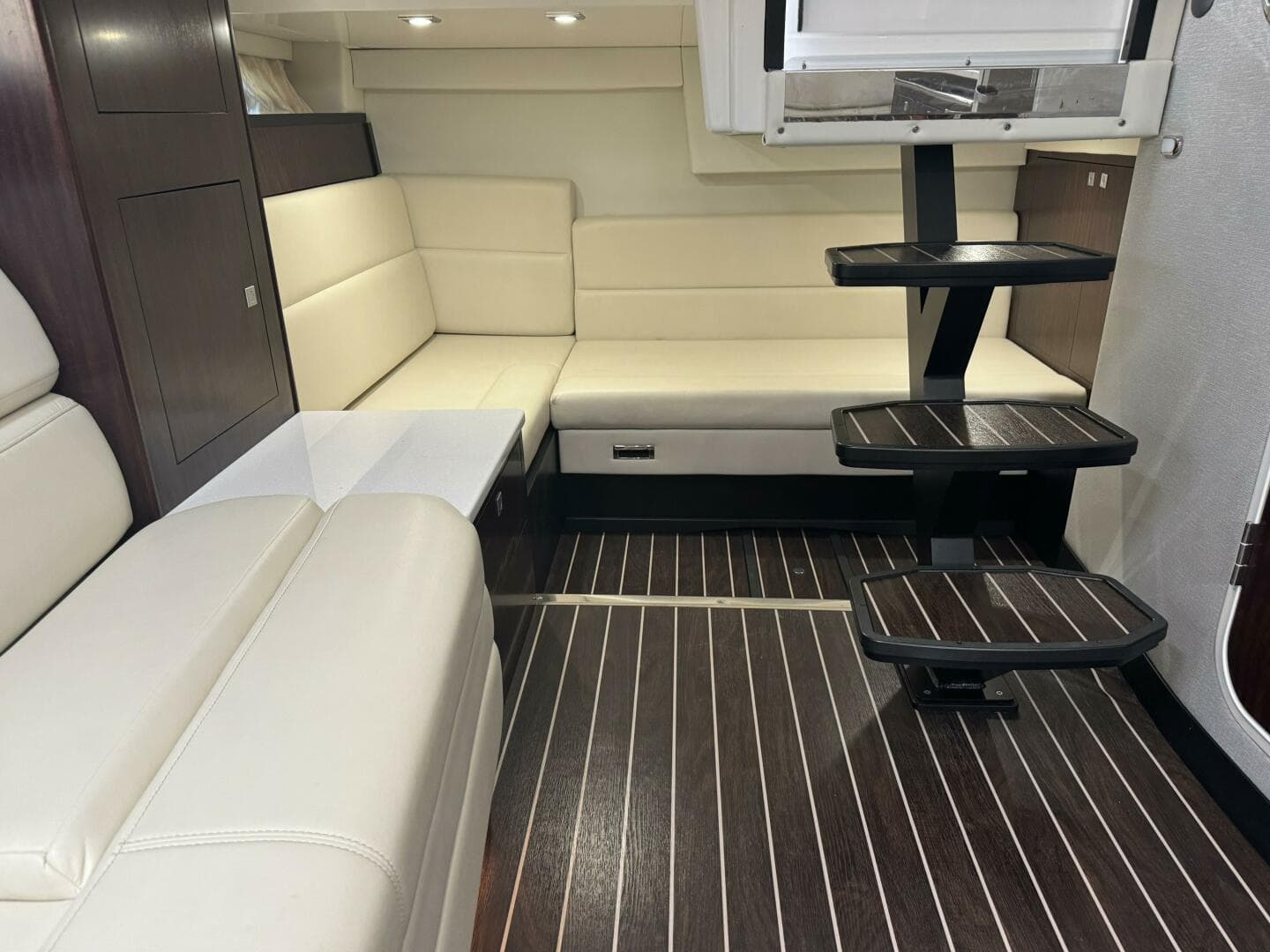 2018 Monterey 335 SY