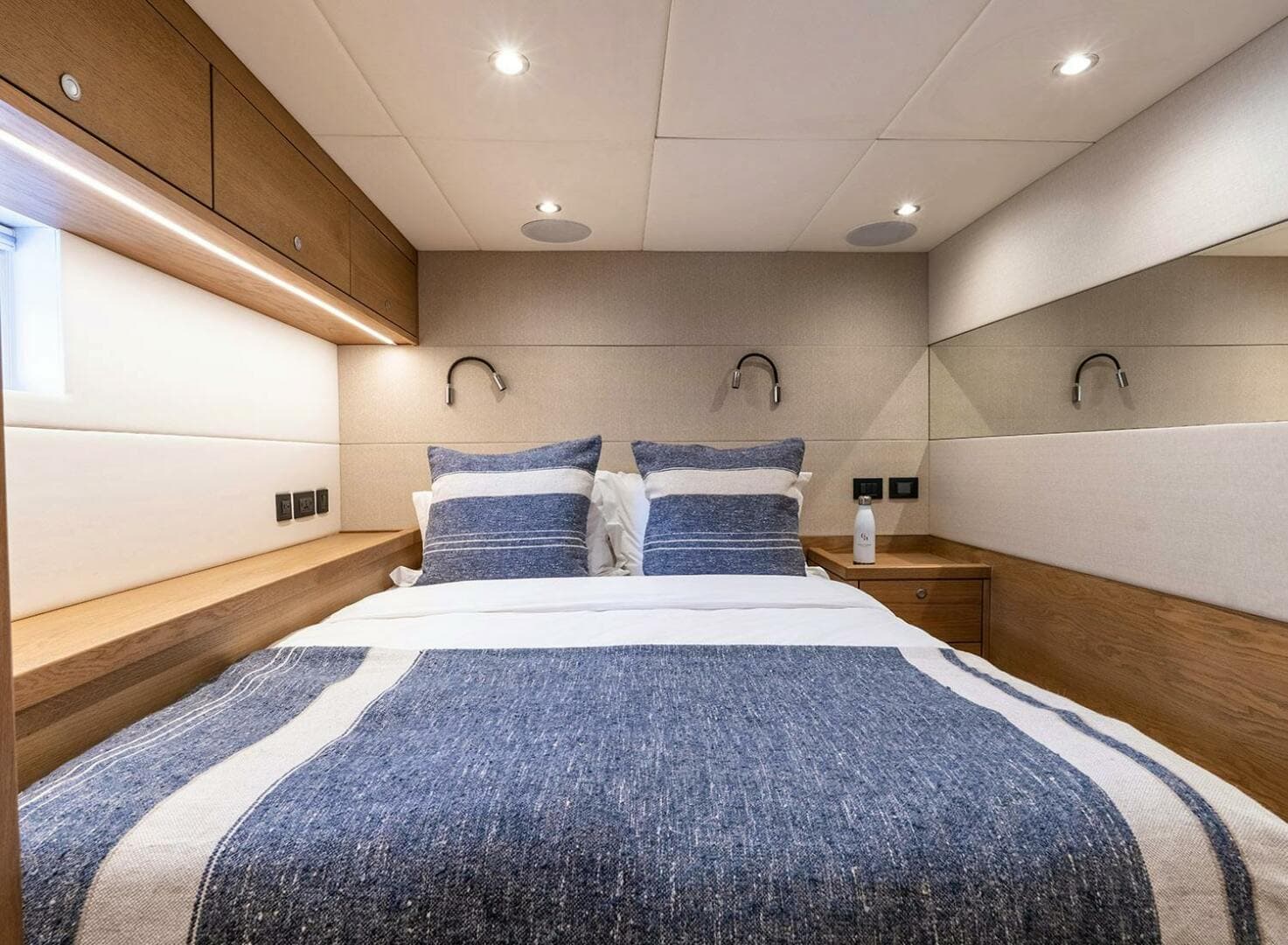 2014 Oyster Yachts Oyster 825