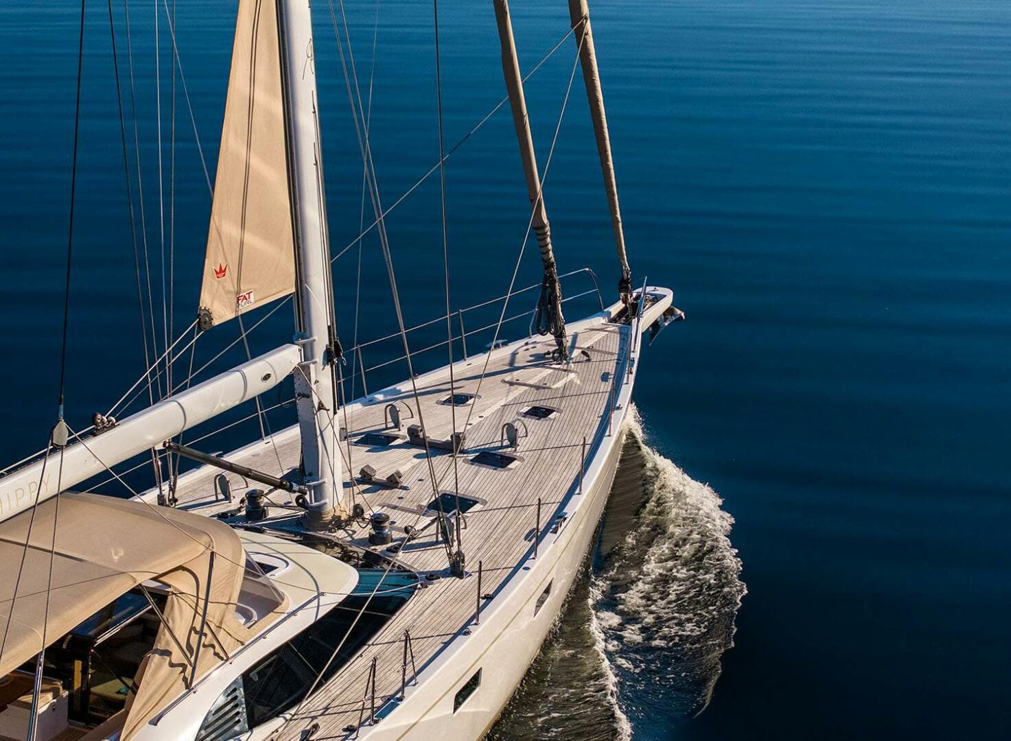 2014 Oyster Yachts Oyster 825