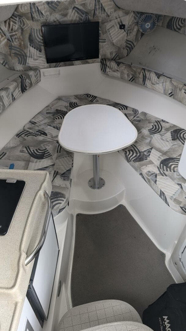 2001 Wellcraft 270 Coastal