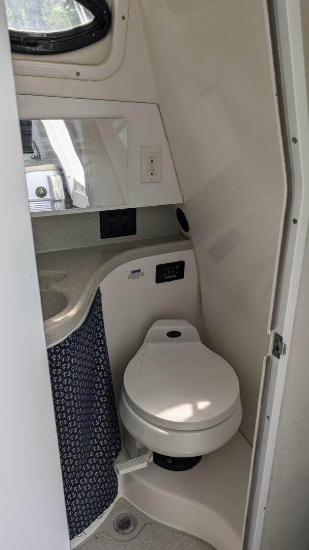 2001 Wellcraft 270 Coastal