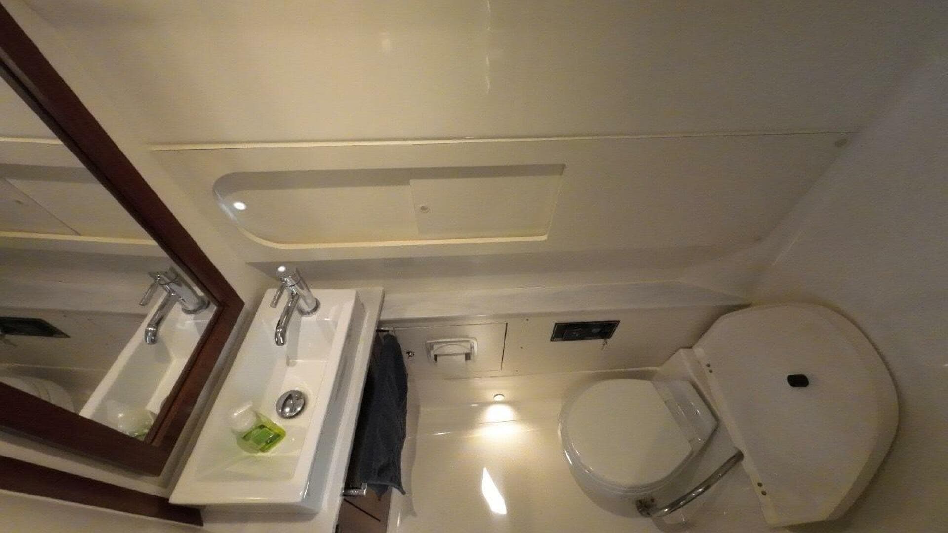 Pursuit 42 - Happy Hour - Head