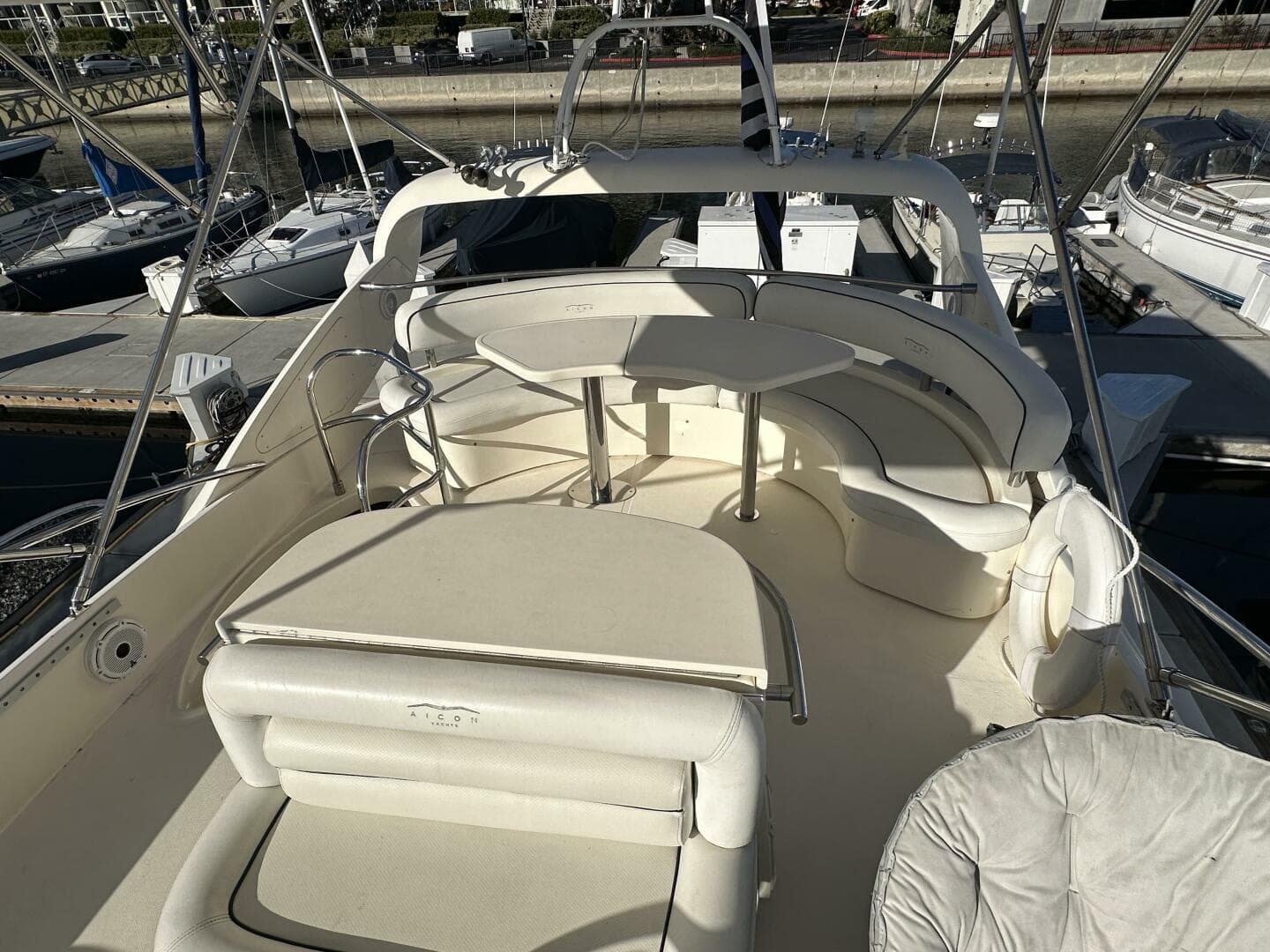 2003 Aicon 56 Flybridge
