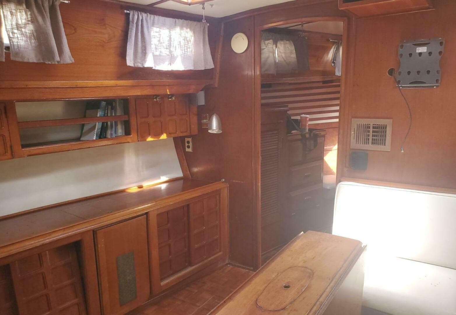 1982 Endeavour 43 CC