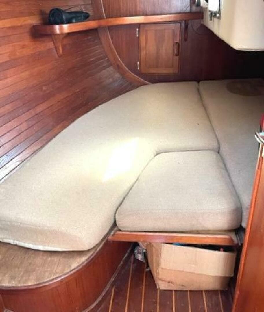 1986 J Boats Masthead Sloop