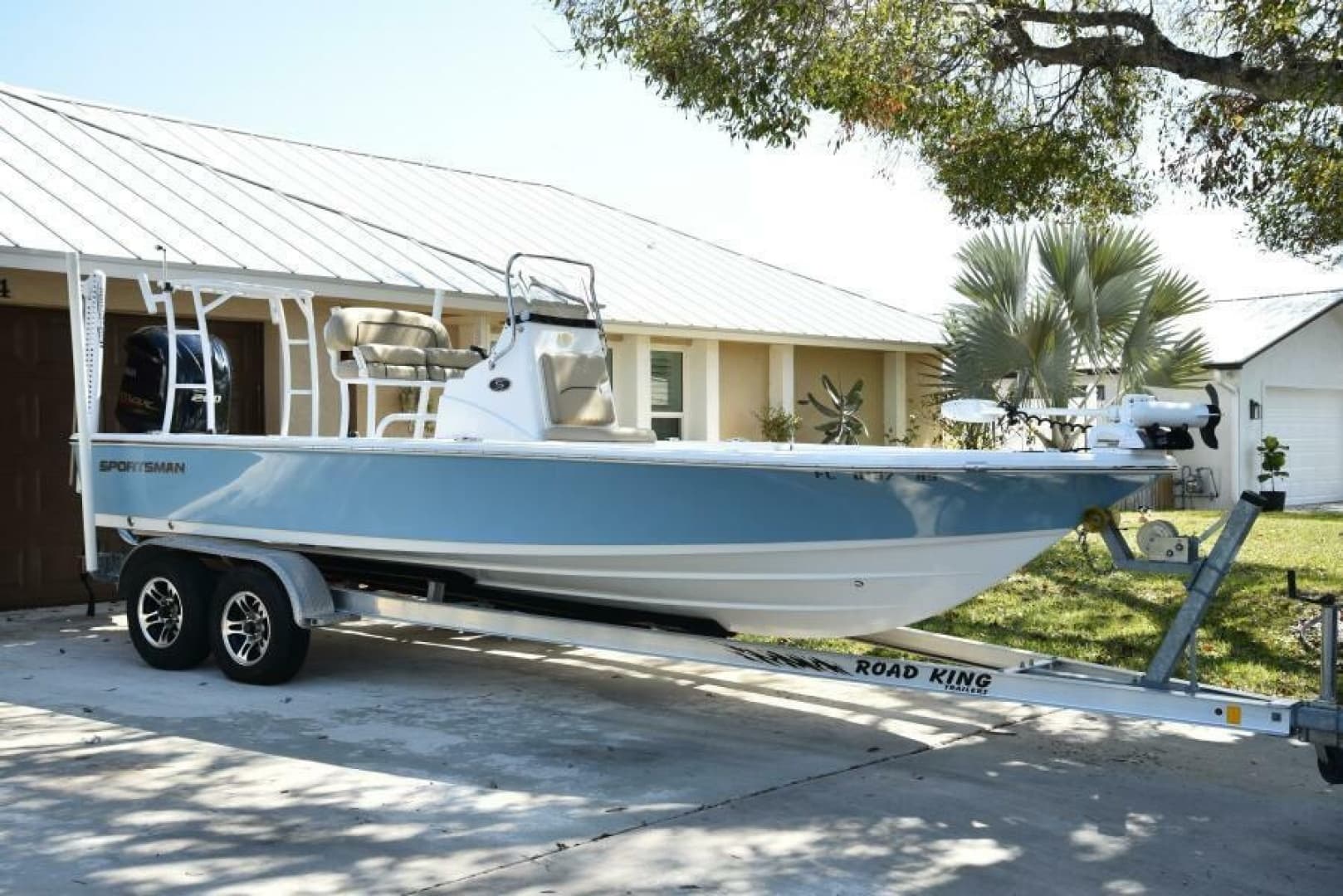 2018 Sportsman Tournament 214 Bay Boat