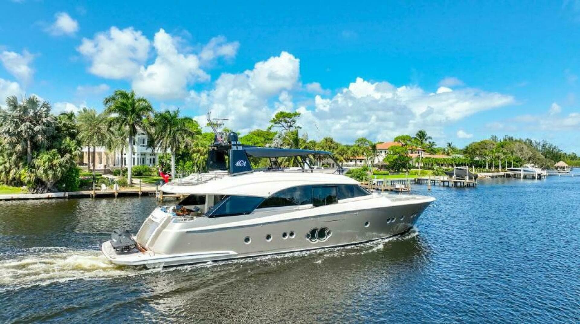 2015 Monte Carlo Yachts MCY86