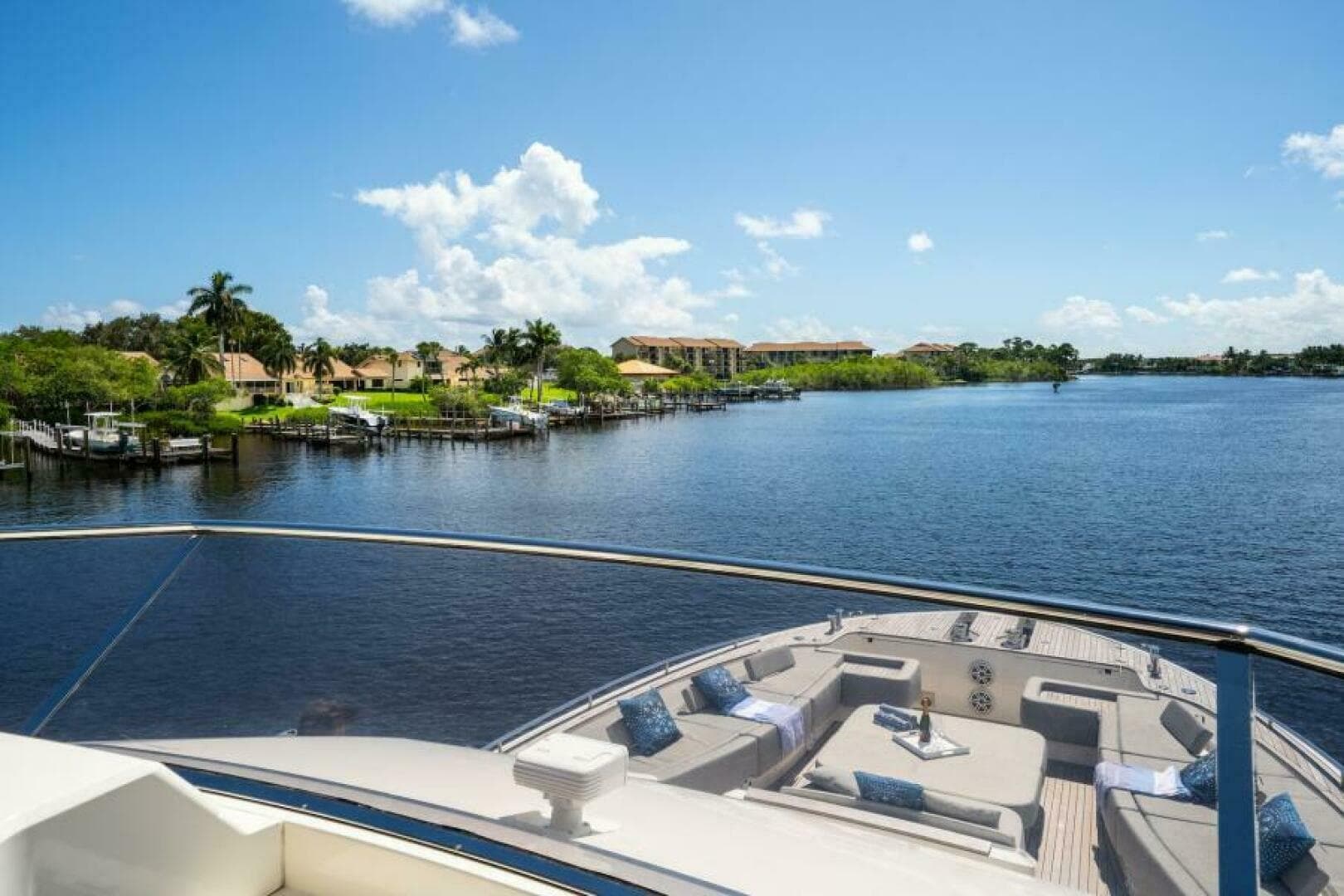 2015 Monte Carlo Yachts MCY86