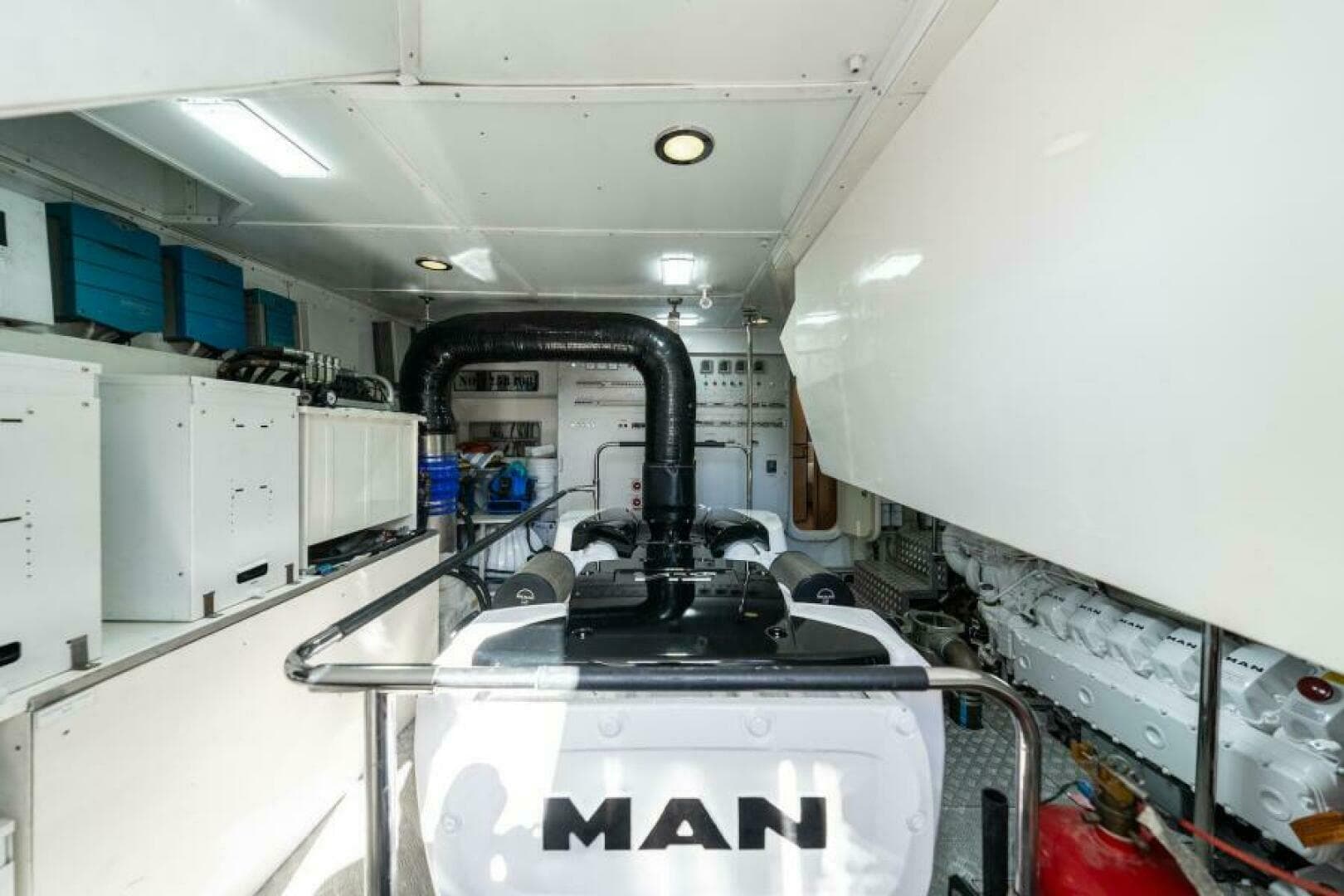 2015 Monte Carlo Yachts MCY86