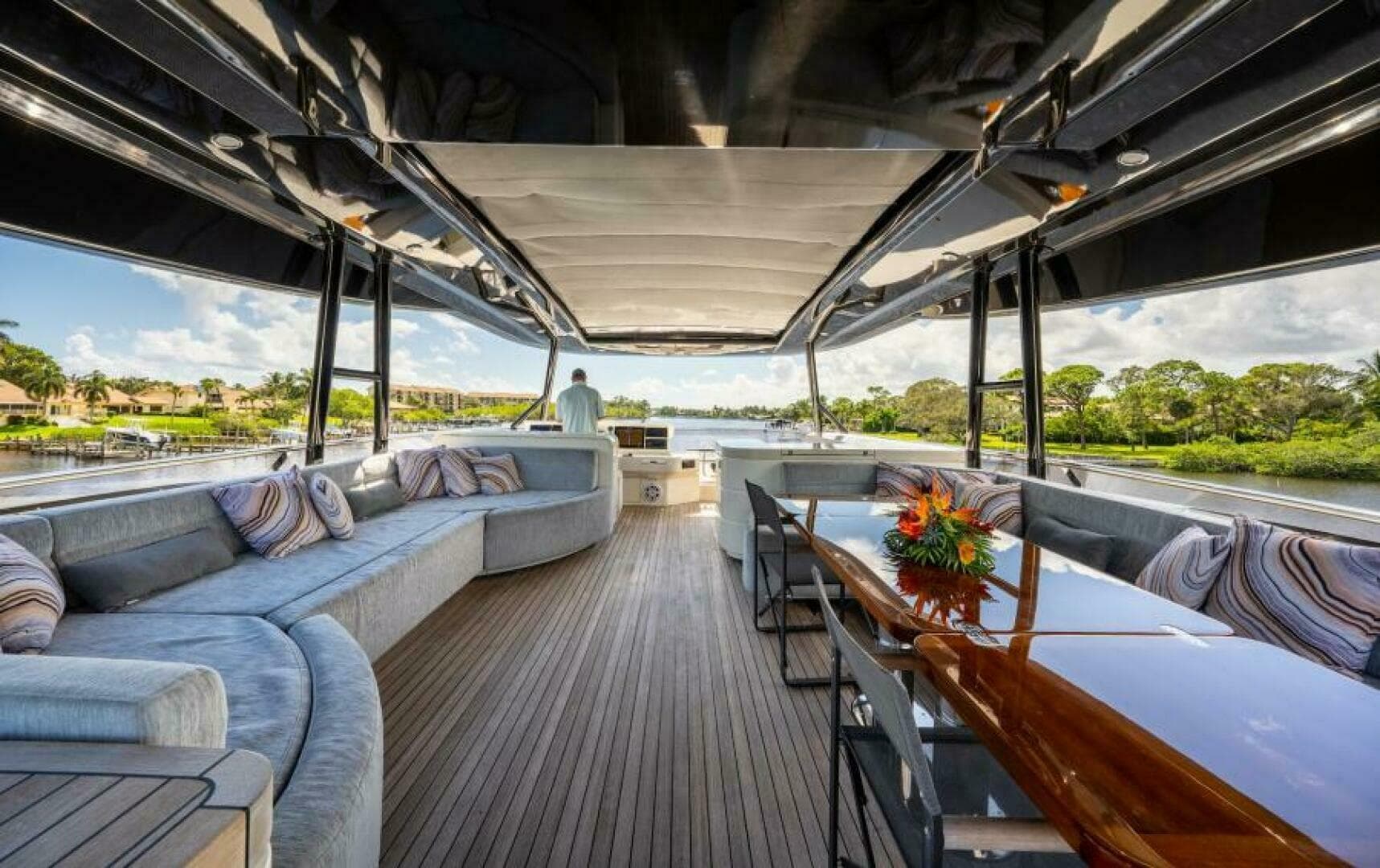 2015 Monte Carlo Yachts MCY86