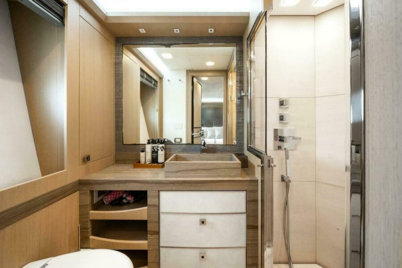 2015 Monte Carlo Yachts MCY86