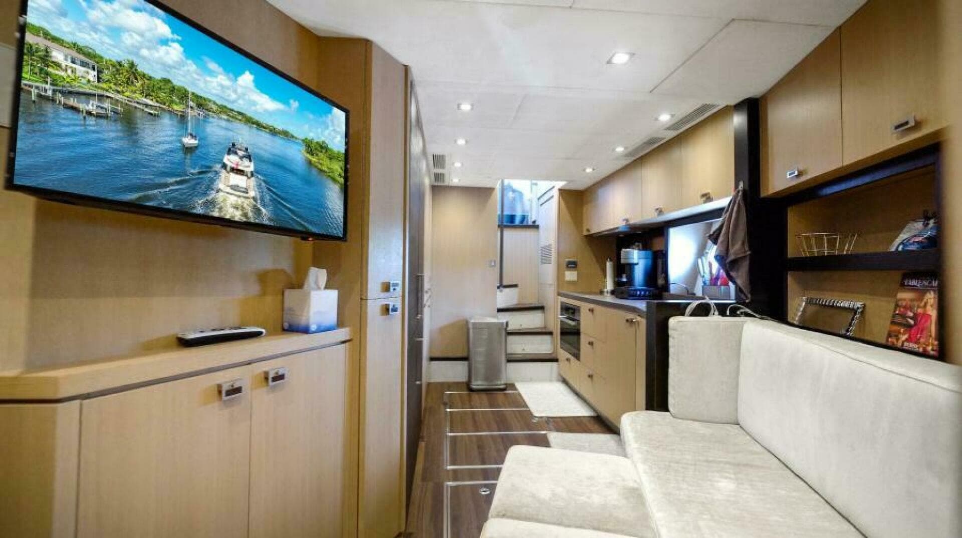 2015 Monte Carlo Yachts MCY86