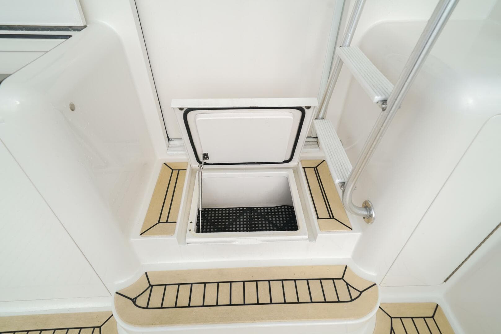 2007 Viking 45 Convertible Bad Habits