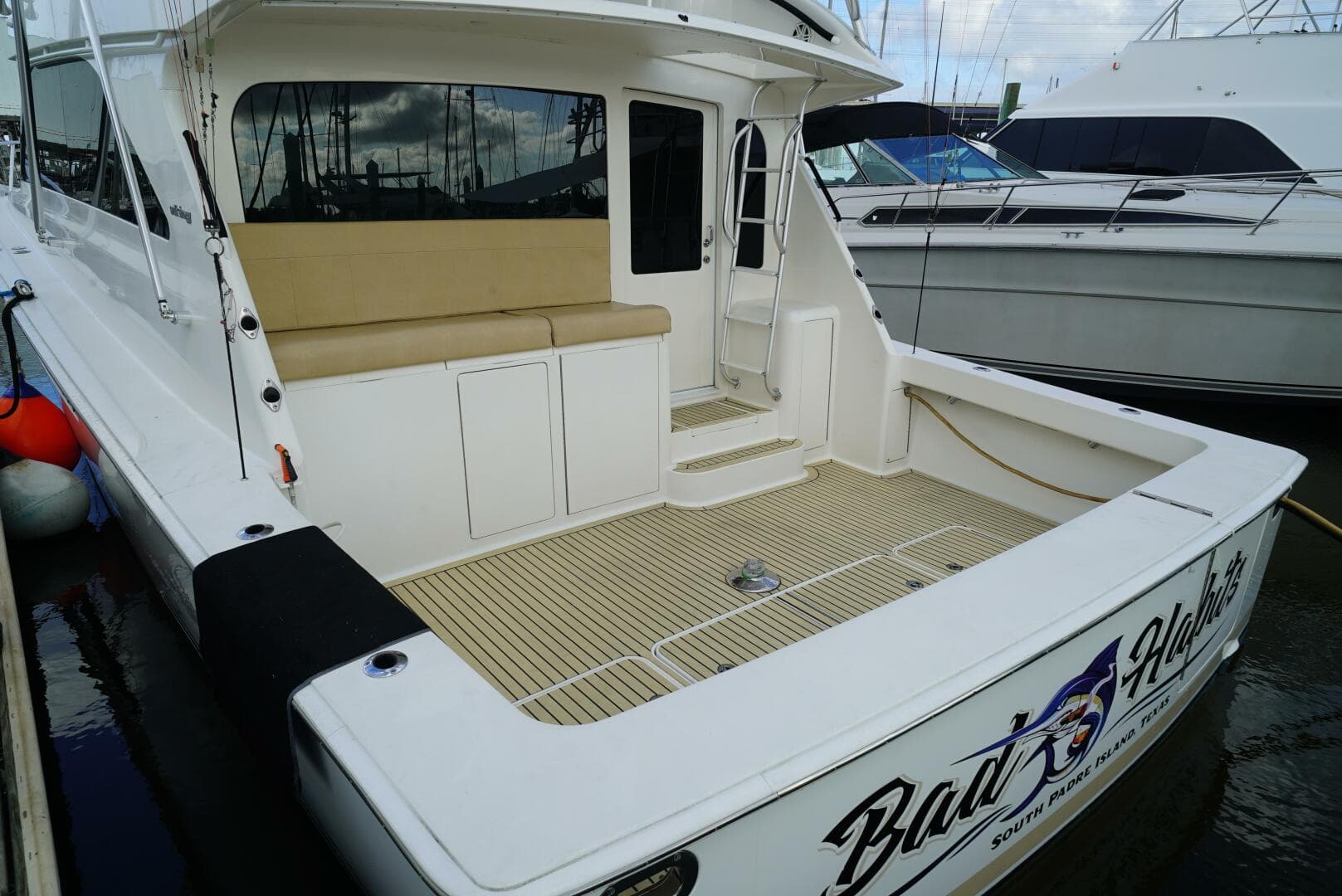 2007 Viking 45 Convertible Bad Habits