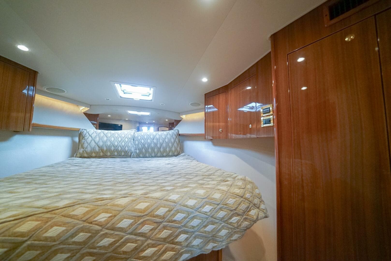 2007 Viking 45 Convertible Bad Habits