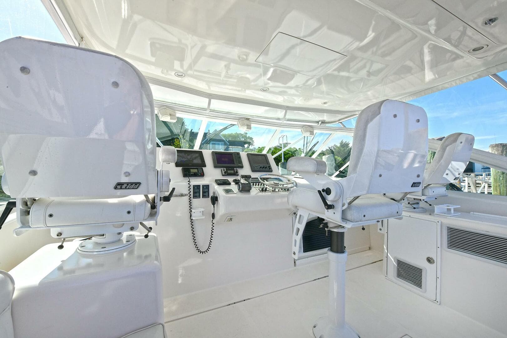 2007 Cabo Express with Tower