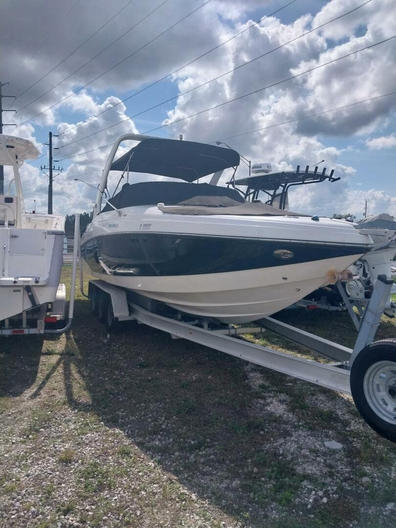 2009 Rinker 296