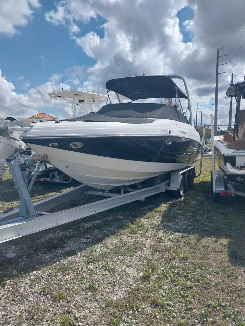2009 Rinker 296