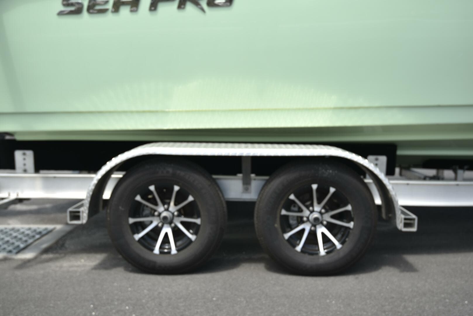 2023 Sea Pro 239 Deep V DLX