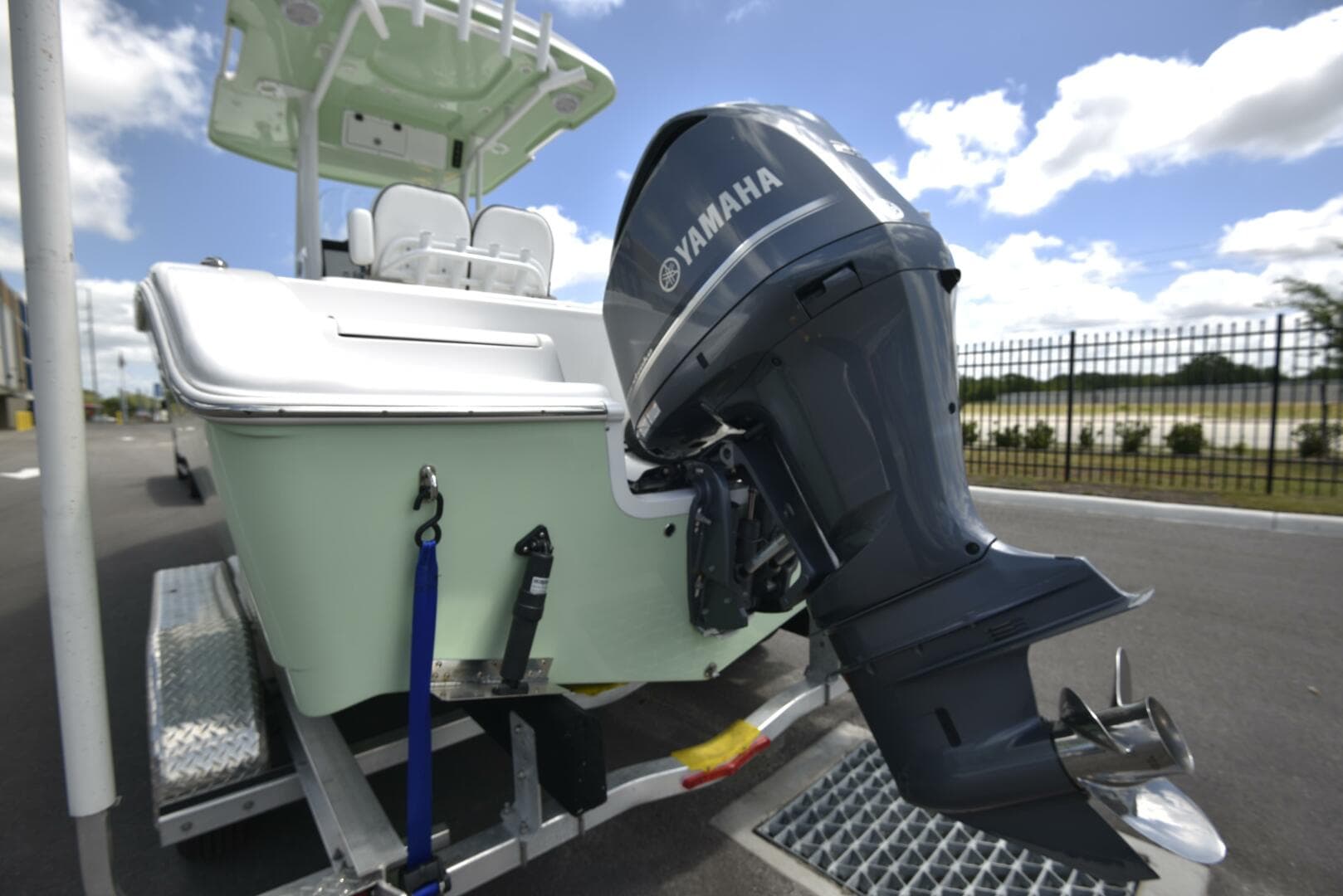 2023 Sea Pro 239 Deep V DLX