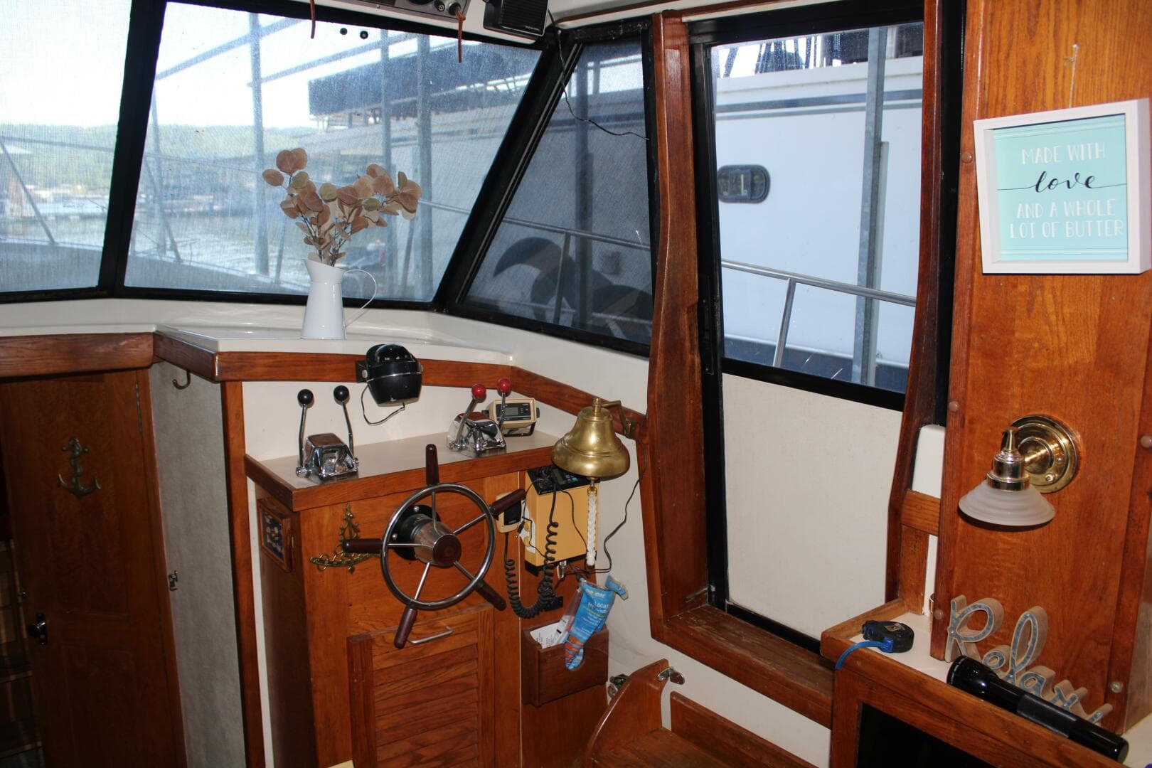 1986 Mainship 40' Double Cabin