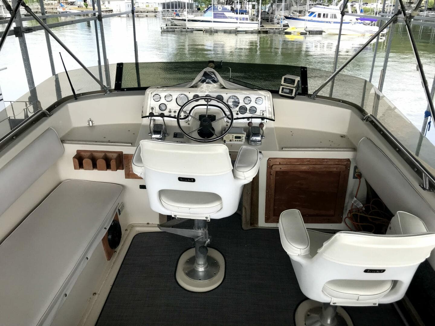 1986 Mainship 40' Double Cabin