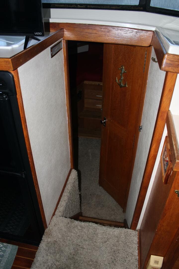 1986 Mainship 40' Double Cabin