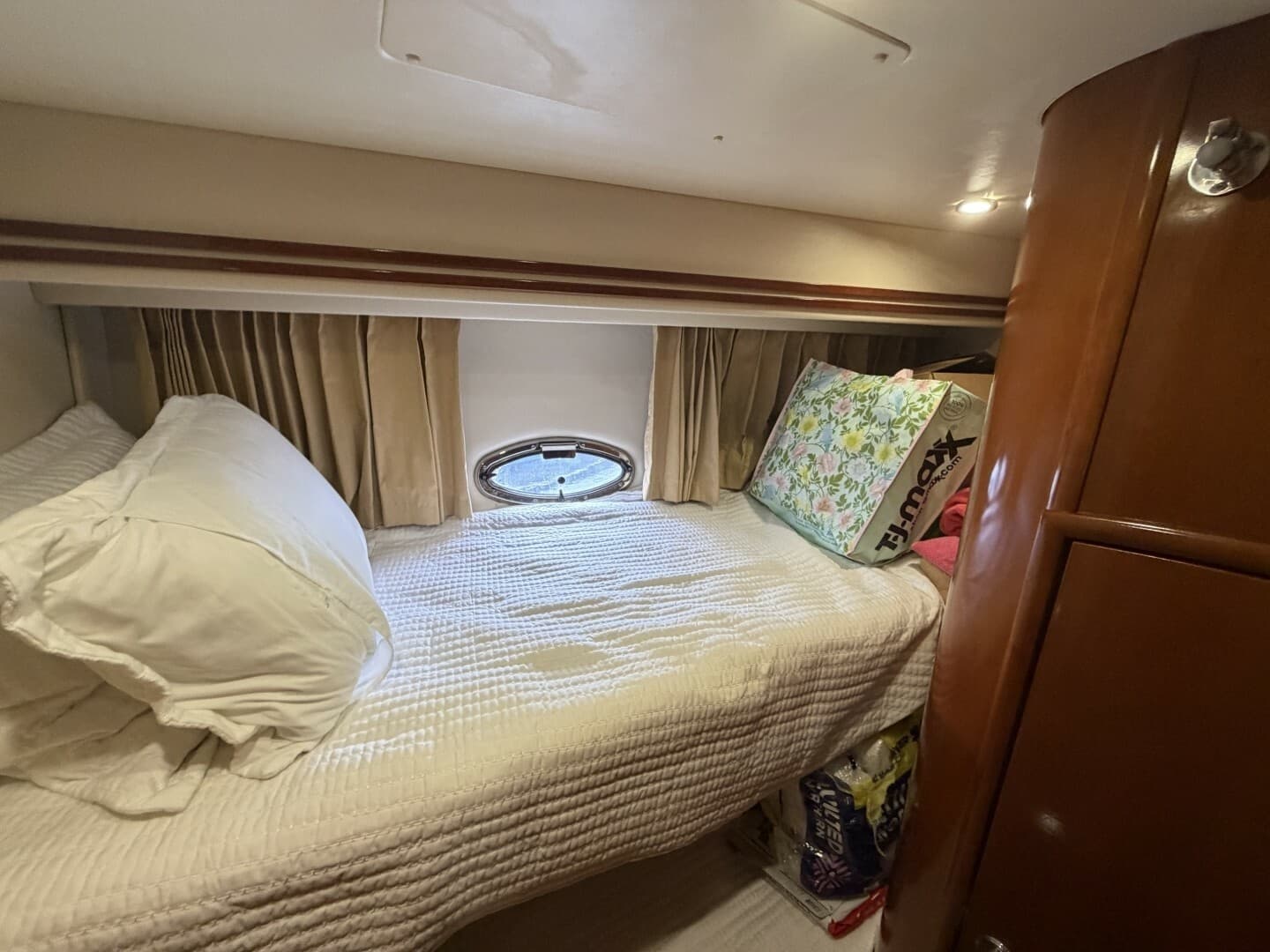 2006 Carver 56 VOYAGER