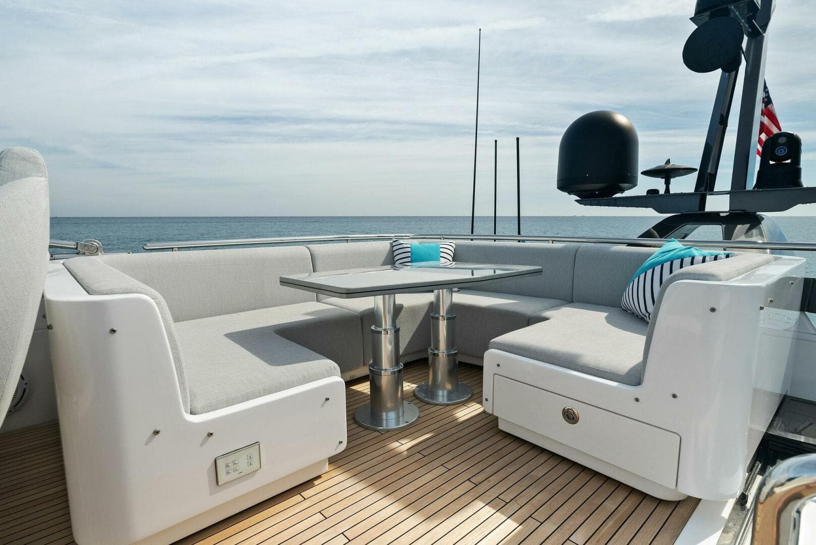 2022 Azimut S8
