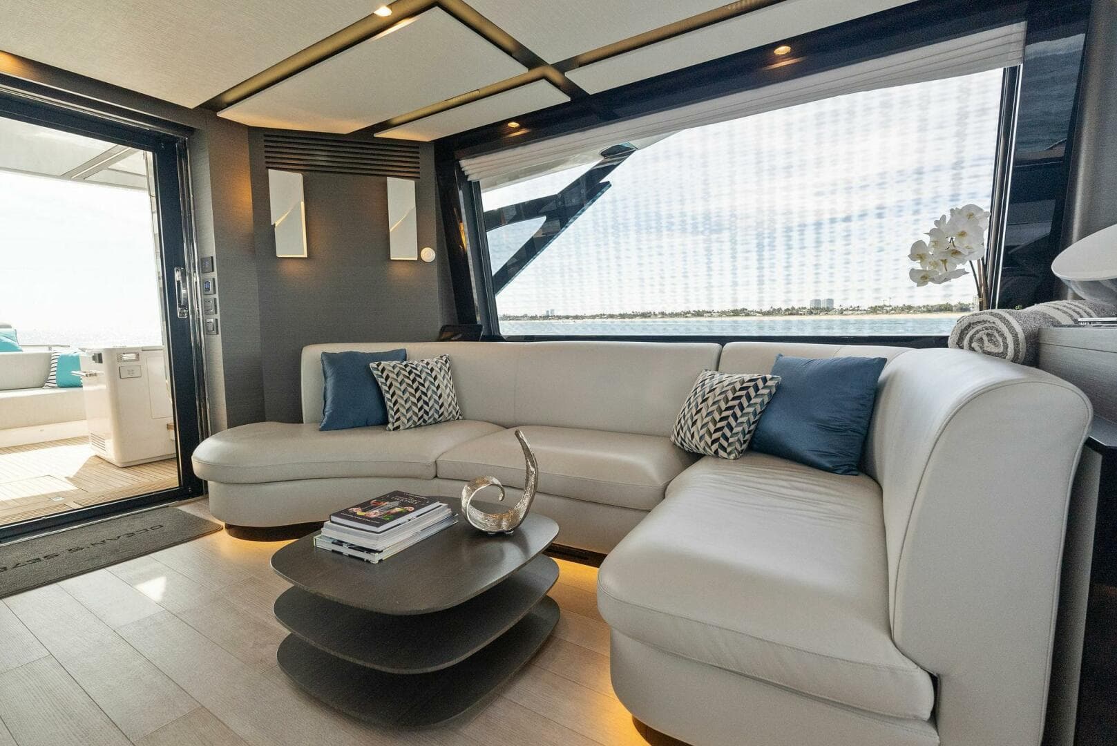 2022 Azimut S8